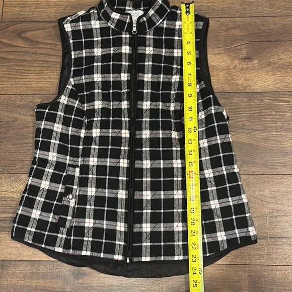 Croft & Barrow plaid vest size medium - Picture 4 of 5